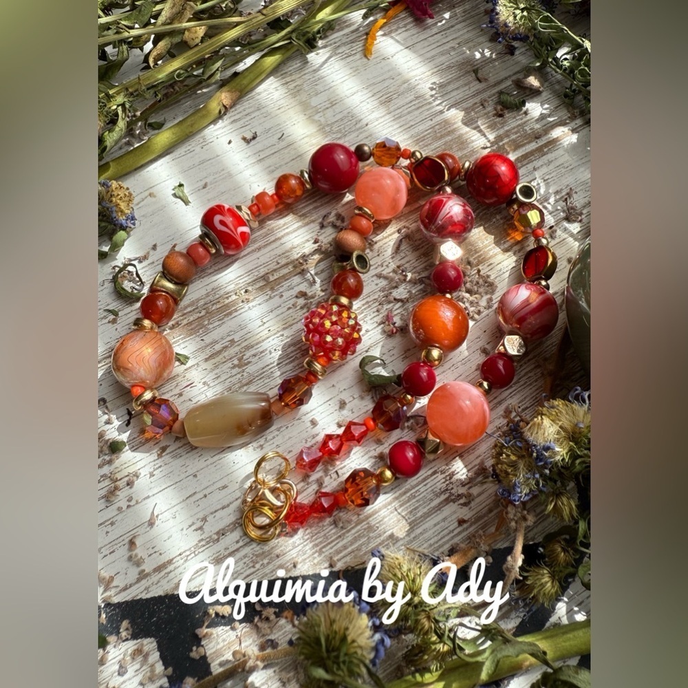 🌺 Frida‑Inspired Fire & Earth Necklace